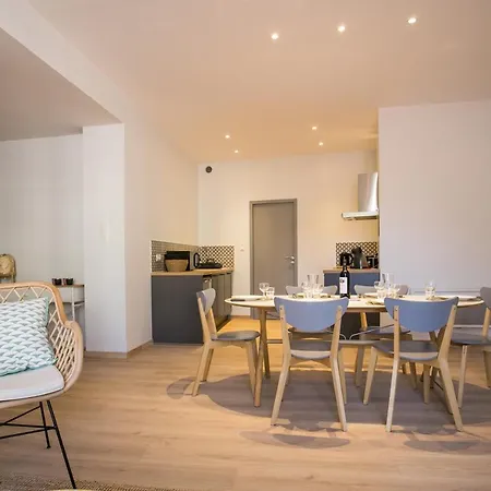Logis Des Halles Du Coderc Apartament *