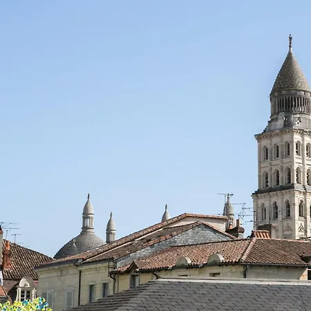 Logis Des Halles Du Coderc Apartament