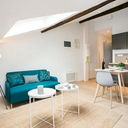 Logis Des Halles Du Coderc Appartamento