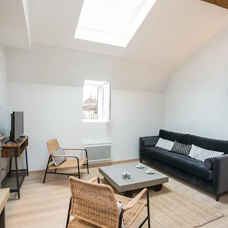 Logis Des Halles Du Coderc Appartamento