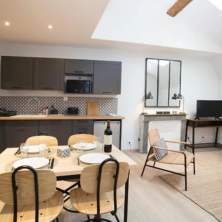 Logis Des Halles Du Coderc *