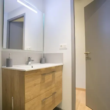 Logis Des Halles Du Coderc Appartamento