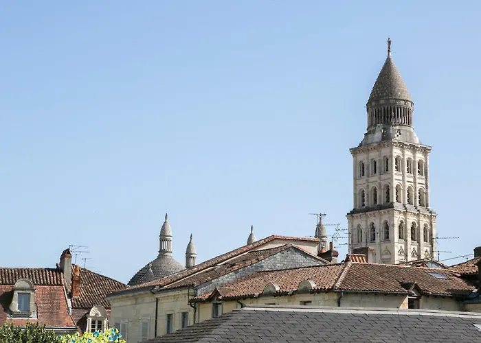 Logis Des Halles Du Coderc Lejlighed