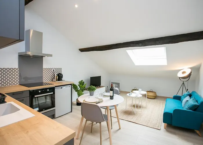 Logis Des Halles Du Coderc Lejlighed *