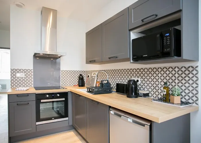 Logis Des Halles Du Coderc Lejlighed