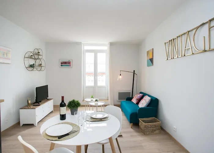 Logis Des Halles Du Coderc