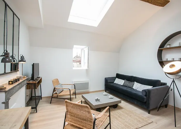 Logis Des Halles Du Coderc Lejlighed