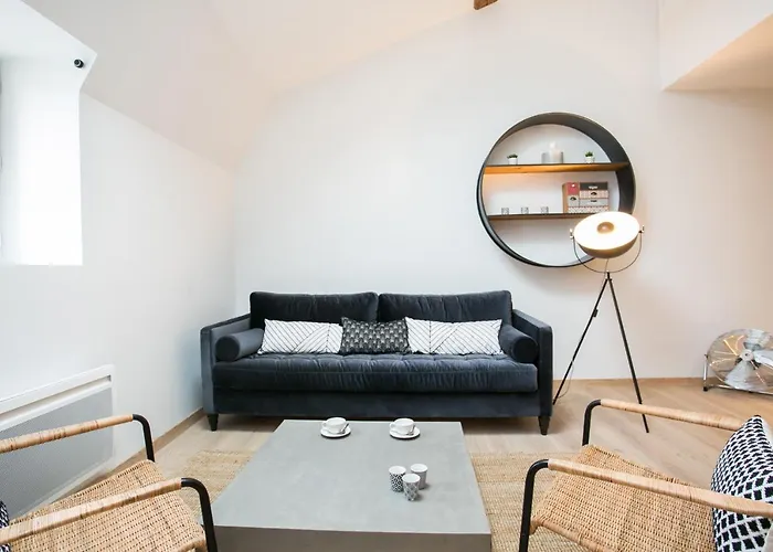 Logis Des Halles Du Coderc Lejlighed *