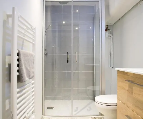 Logis Des Halles Du Coderc Lejlighed