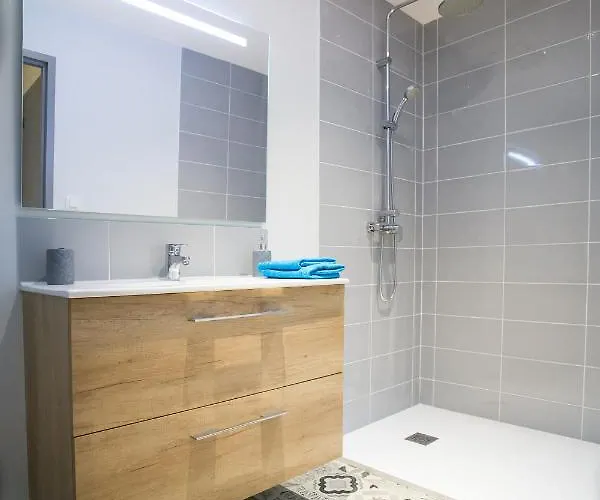 Logis Des Halles Du Coderc Lejlighed