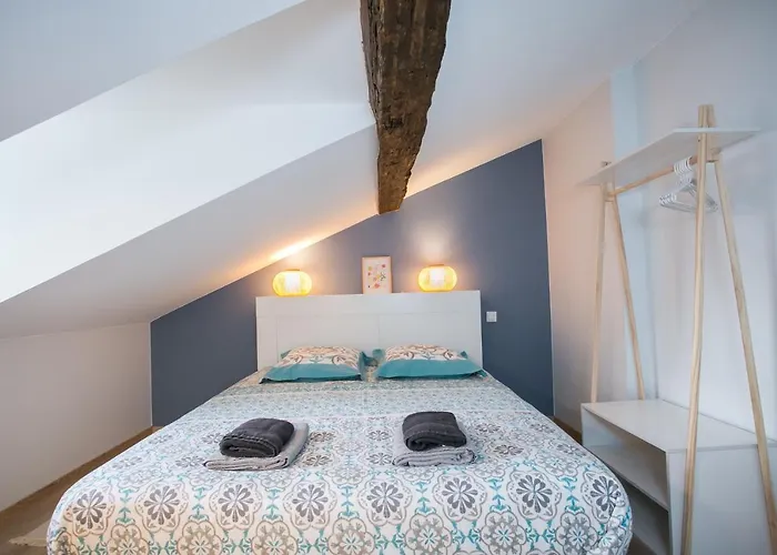 Logis Des Halles Du Coderc Lejlighed